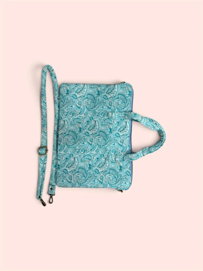 Funda de ordenador Shukar de algodón acolchado con estampado artesanal azul