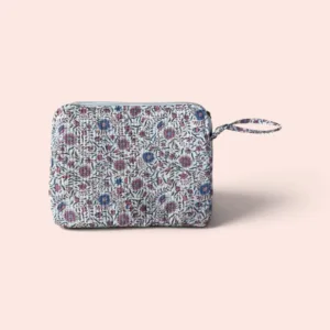 Funda de tablet con asa Shukar de algodón acolchado con estampado artesanal claro