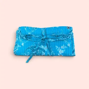 Joyero enrollable Shukar de algodón con estampado artesanal azul