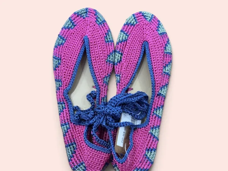 Sandalias de hilo tejidas a mano en color fucsia, talla 39